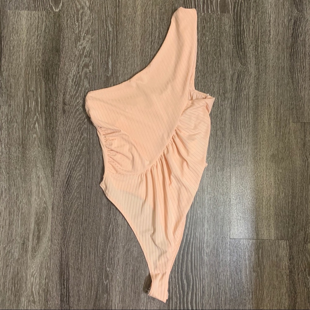 NWOT NASTY GAL One Shoulder Bodysuit 😍✨